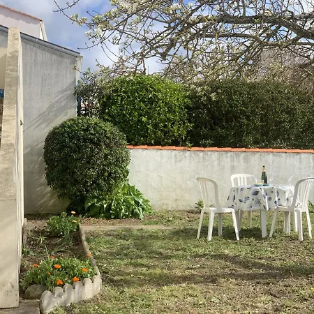 2 A 200 M De La Mer Apartment *